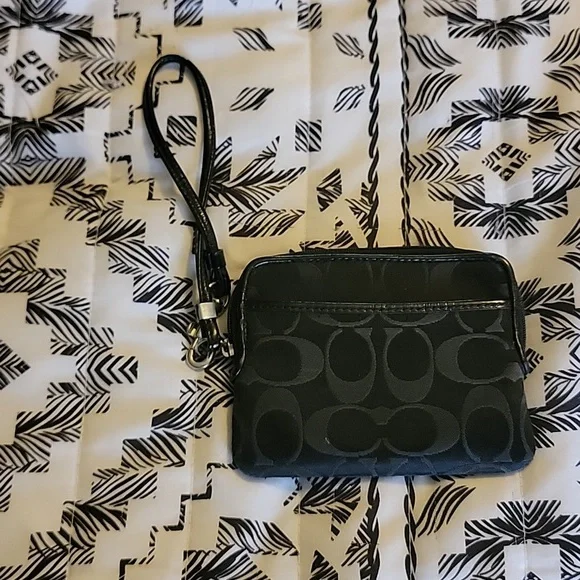 Blk Coach Wristlet - Picture 1 of 3